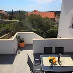 Milenka - Four Bedroom With Terrace Apartamento