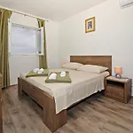 Milenka - Four Bedroom With Terrace Čilipi