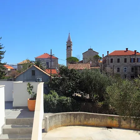 Milenka - Four Bedroom With Terrace * Cilipi