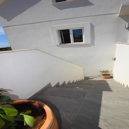 Apartament Milenka - Four Bedroom With Terrace