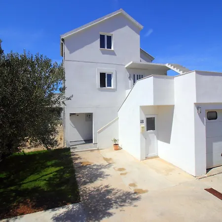 Milenka - Four Bedroom With Terrace شقة *